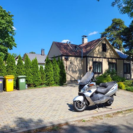 Appartamento Sunnyhouse Jūrkalne Esterno foto